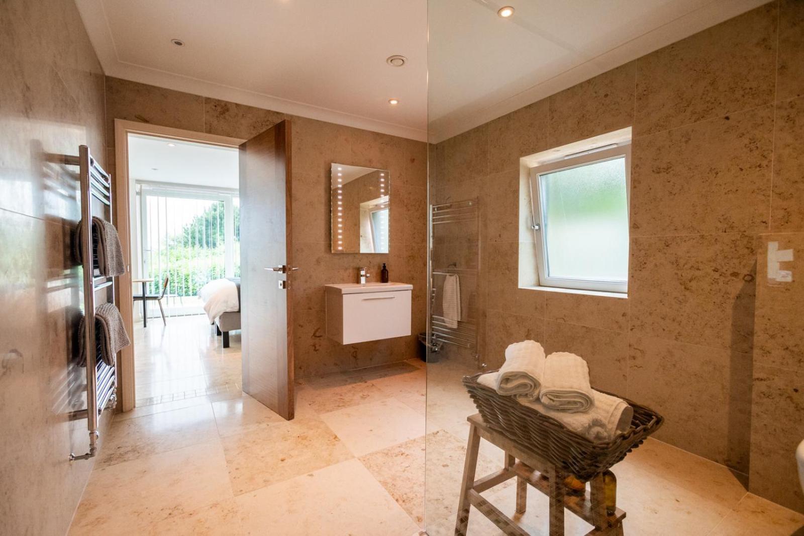Ecton House Bed & Breakfast Newport  Ngoại thất bức ảnh