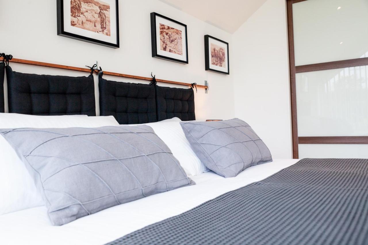 Ecton House Bed & Breakfast Newport  Ngoại thất bức ảnh